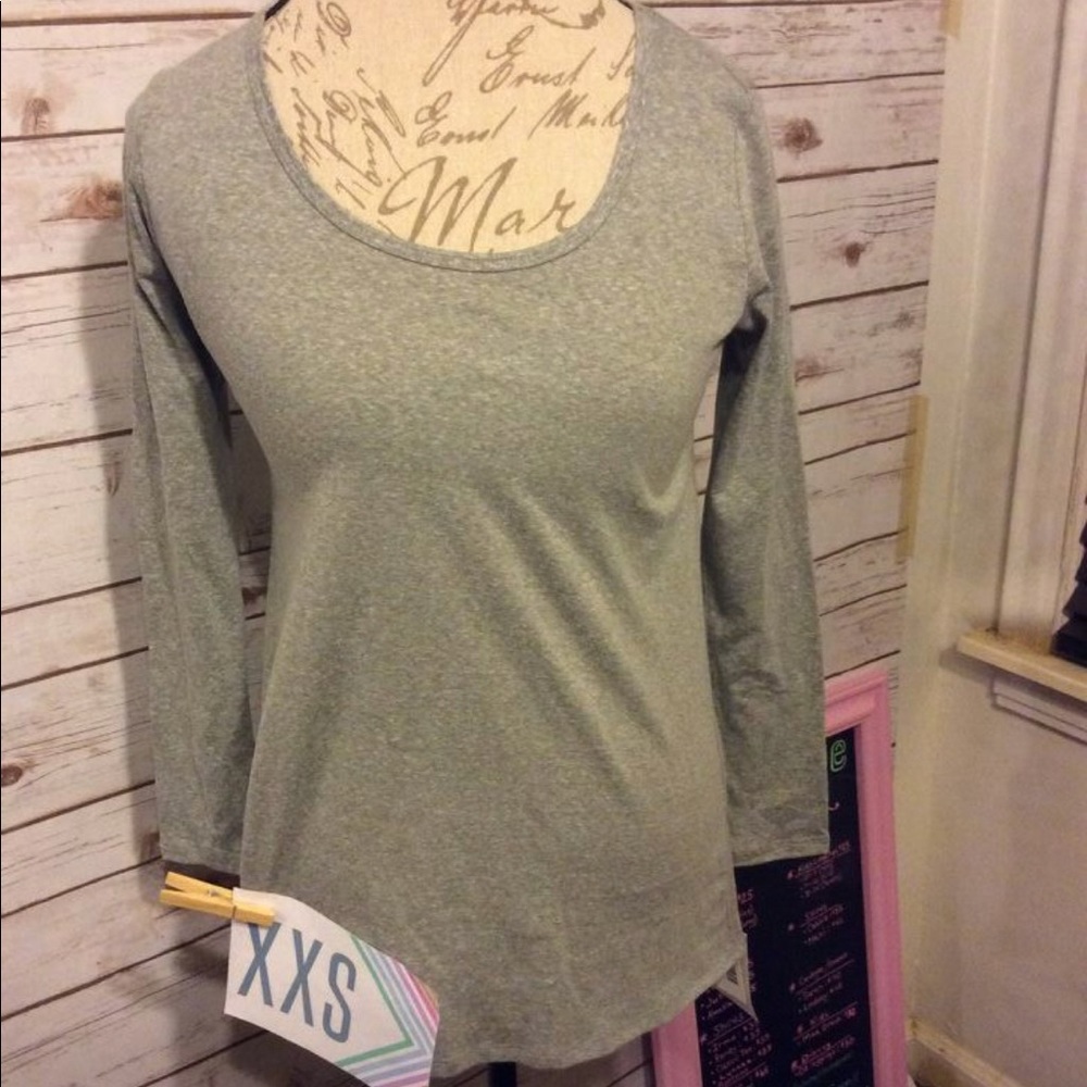 LuLaRoe Lynnae shirt